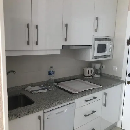 Апартаменти Service Lazaro - Aguamarina 1 *